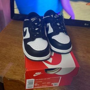 Toddler “panda dunks”